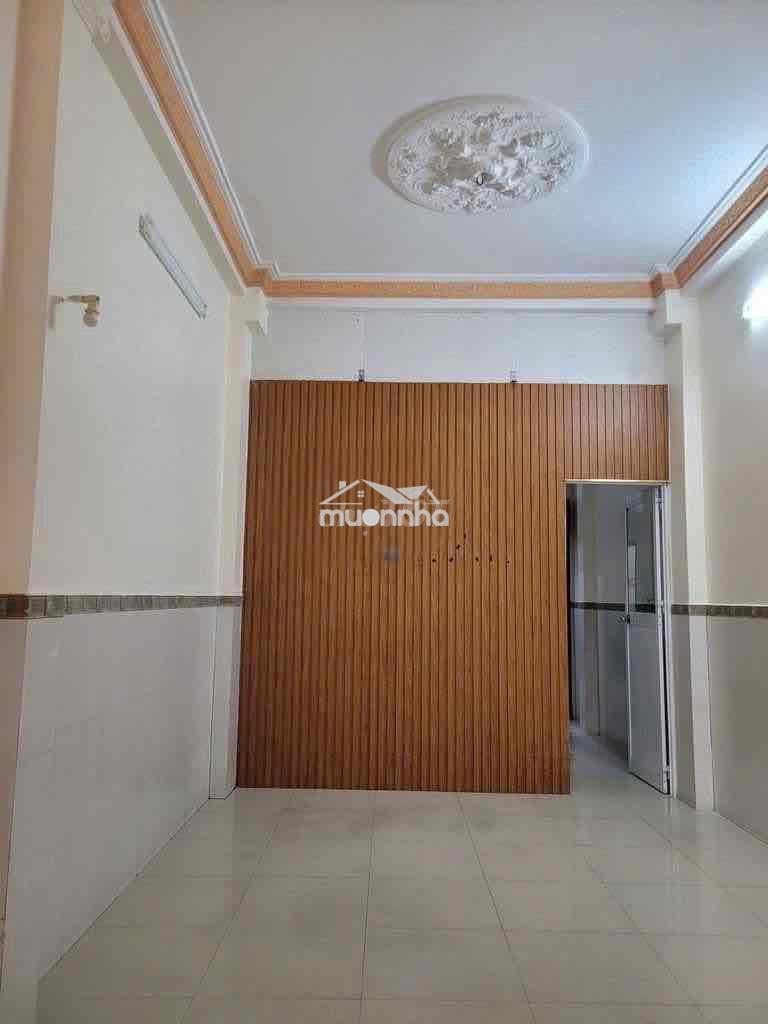 Nhà 5 phòng ngủ 4x20 tô hiến thành. hẻm xe tải