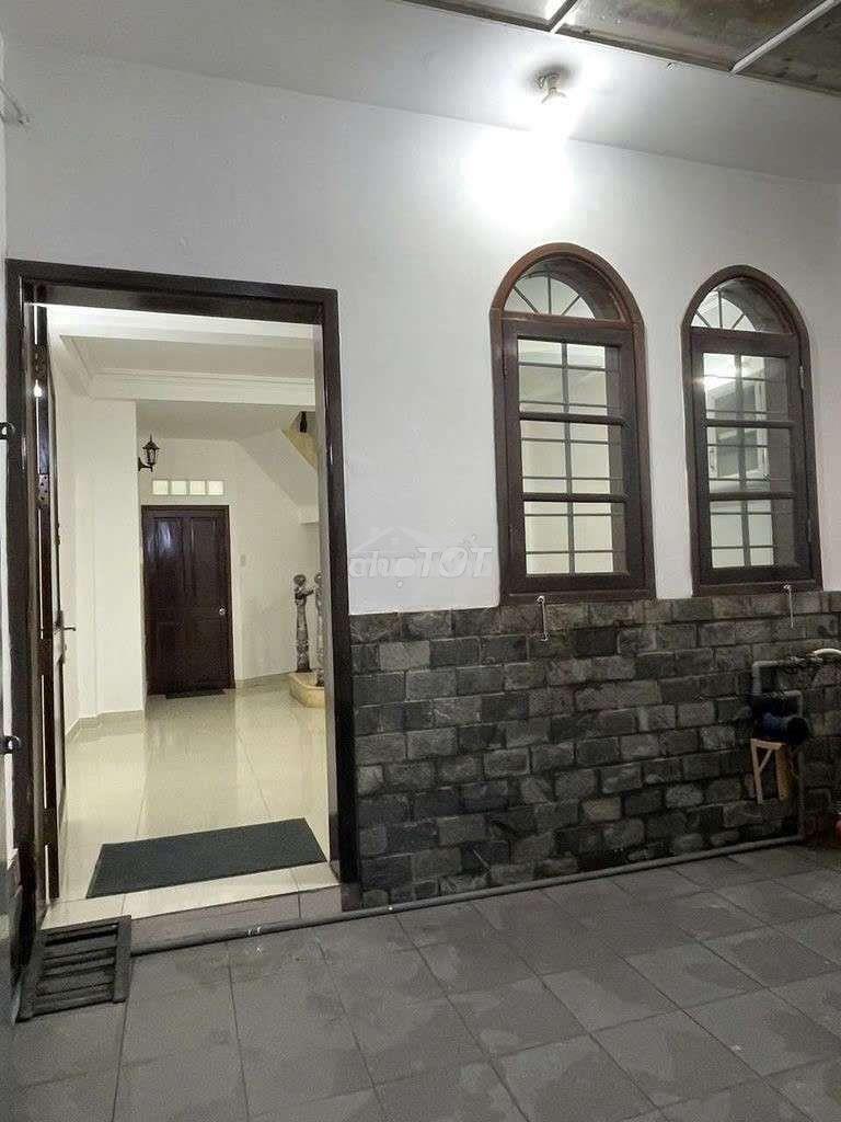 13tr nguyên căn 2pn, 3wc cmt8