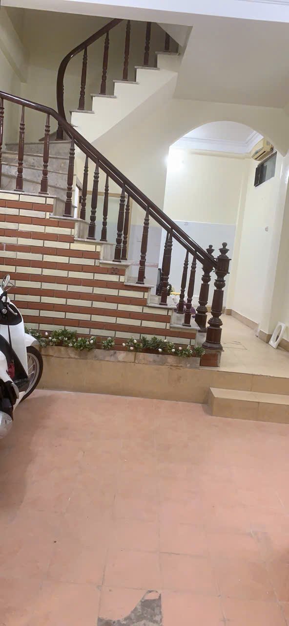 Cho thuê nhà nguyên căn 4 phòng ngủ phố bạch mai, hai bà trưng, hà nội