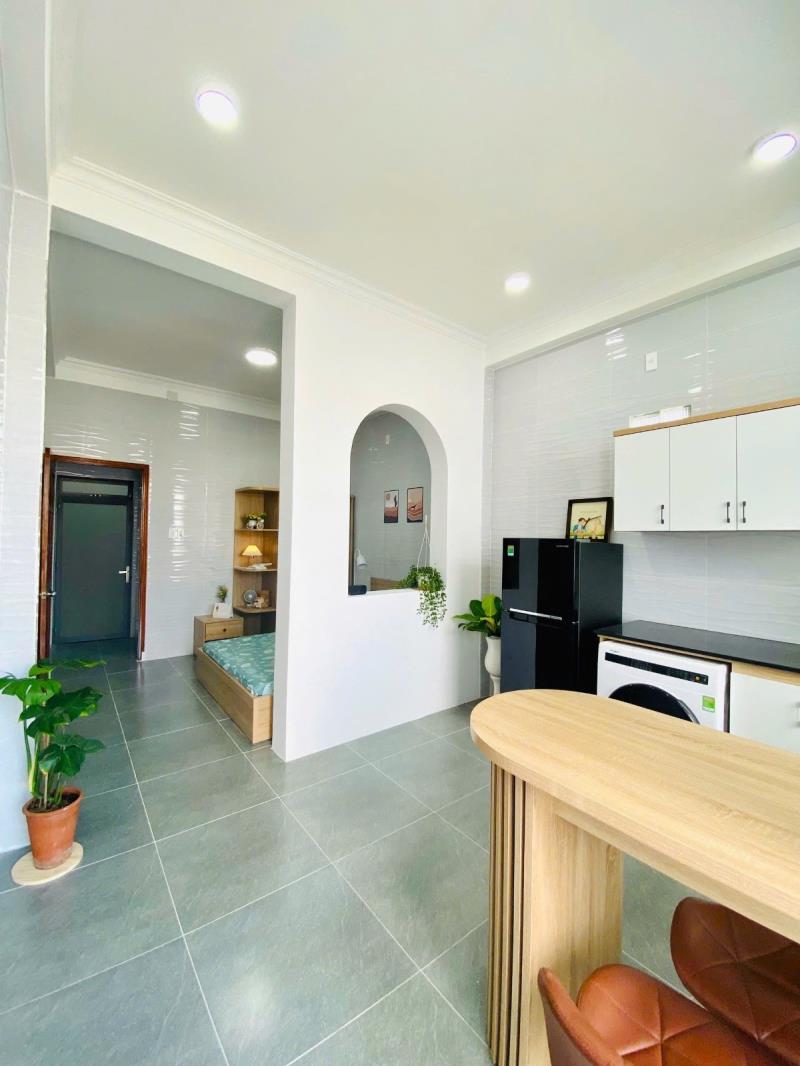 Thuê ngay căn hộ ban công full nội thất máy giặt riêng 40m2 ban công lớn đón nắng ngay thích quảng đức gần khu ẩm thực sầm uất phan xicha long giáp quận 1,3 khu an ninh tốt - Ảnh 3