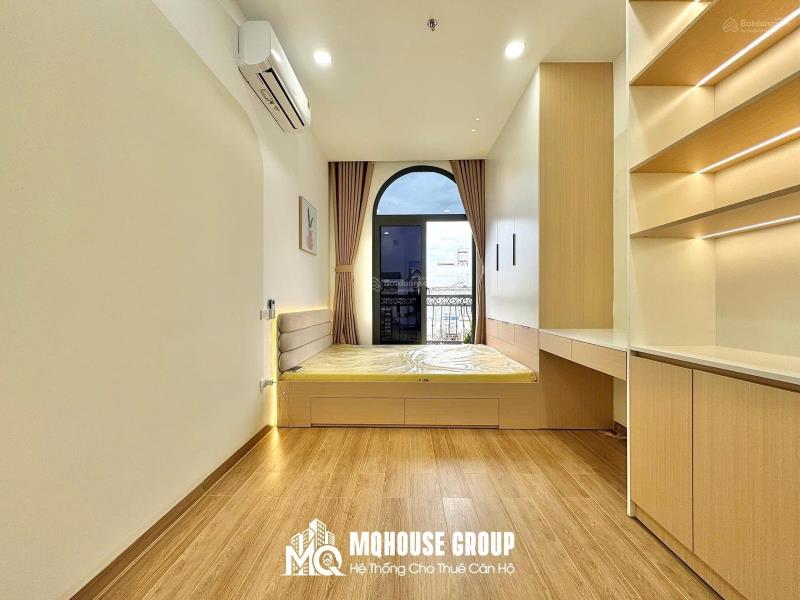 Phòng mới xây 100% ngay trung tâm tân bình, nhà ga t3, cách metro chỉ 5 phút. dt 28m². vị trí: huỳnh văn nghệ phường 15 tân bình.  tuyến đường tiếp giáp: phạm văn bạch, tân sơn, trường chinh,...  full