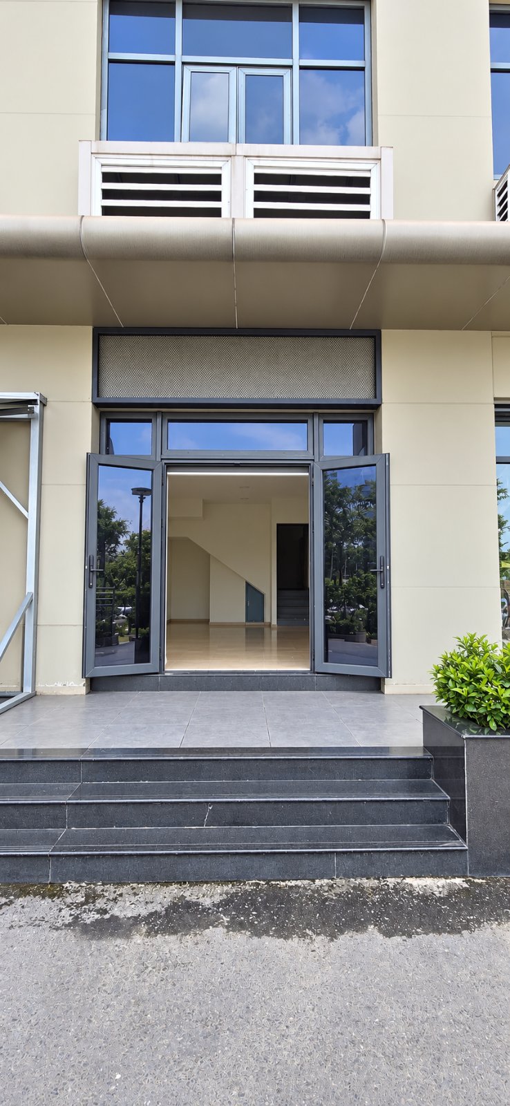 Cho thuê shophouse cc richmond city, 80m2, full nt chỉ 20tr