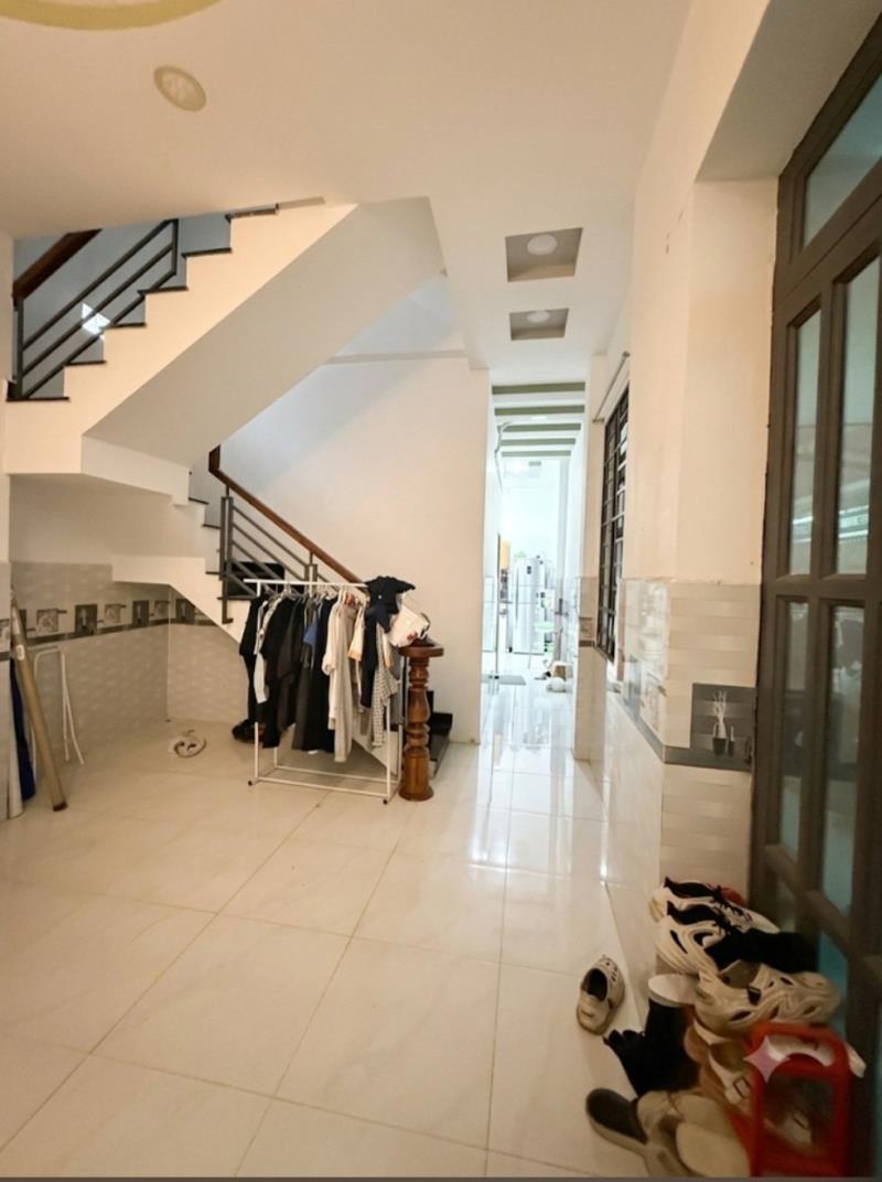 Chủ định cư mỹ bán gấp nhà 124m2 chỉ 5ti6 hoàn công , sổ hồng riêng