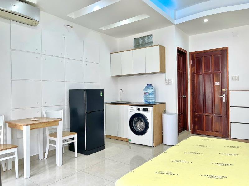 Cho thuê căn hộ ban công_máy giặt riêng gần chợ bà chiểu giáp q1 full nội thất - Ảnh 4