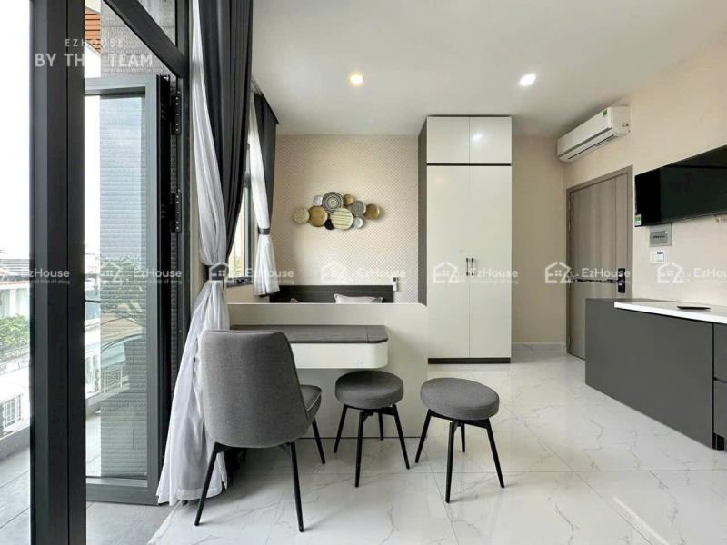 🌿 Căn hộ dịch vụ có ban công rộng | trục đường cmt8 | bếp dài tiện nghi, thang máy, nhà tắm vách kính – gần tiện ích & khu trung tâm - Ảnh 4