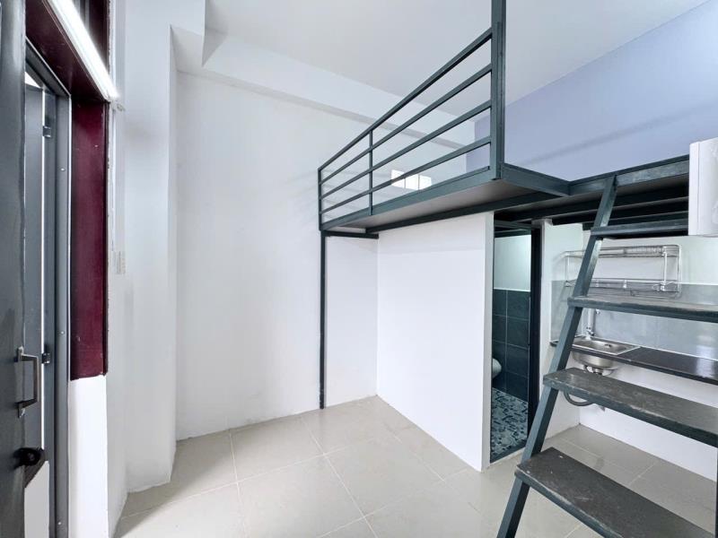 Trọ gác mới 100% có thang máy - ban công cửa sổ - gần huit đại học công thương - aeon mall tân phú