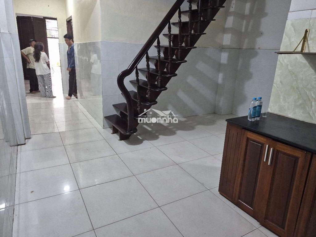 Nhà mặt tiền đường xe tải mua bán - Ảnh 3