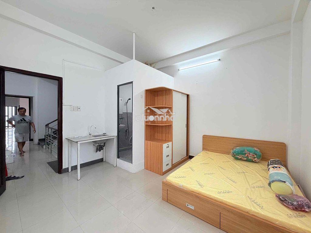 Cho thuê căn hộ cửa sổ full nt có tủ lạnh nhà mới ngay cầu vượt 3/2 - Ảnh 4