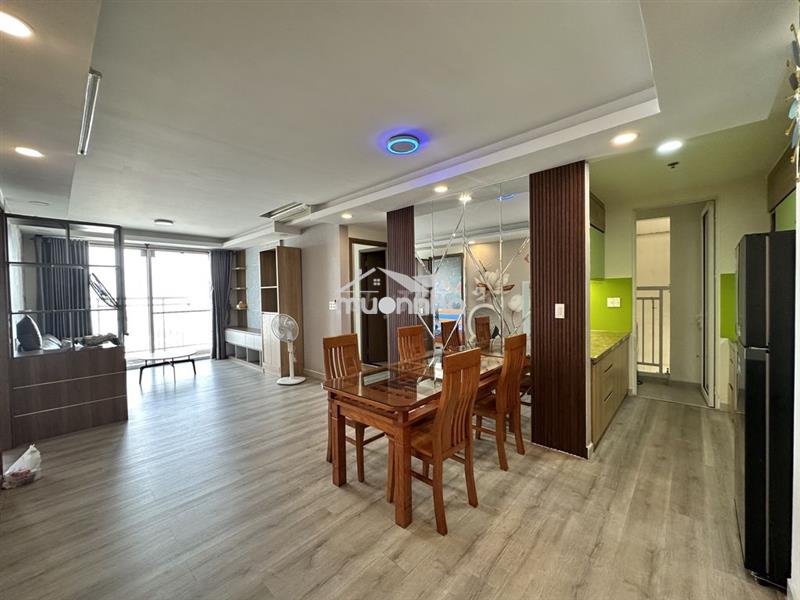 Cần cho thuê căn hộ chung cư lucky palace, 2pn, nhà đẹp ở ngay
