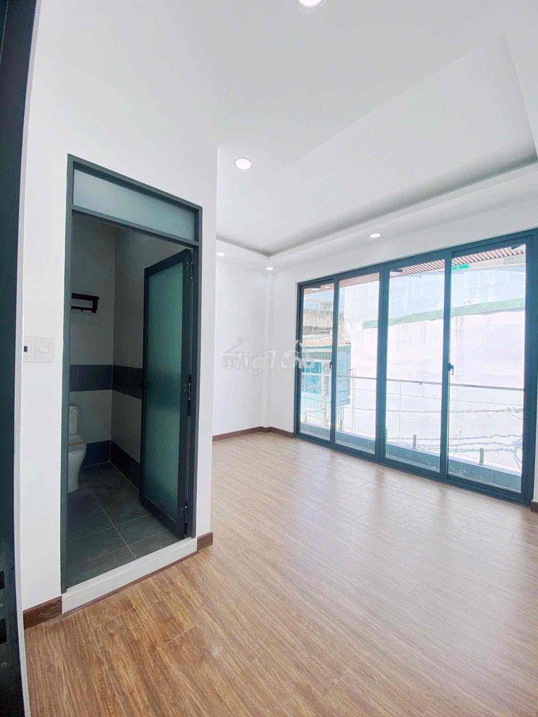 Cho thuê nguyên căn 1 trệt, 1 lầu, 2wc, ngay trung tâm quận 7, gần q4 - Ảnh 2