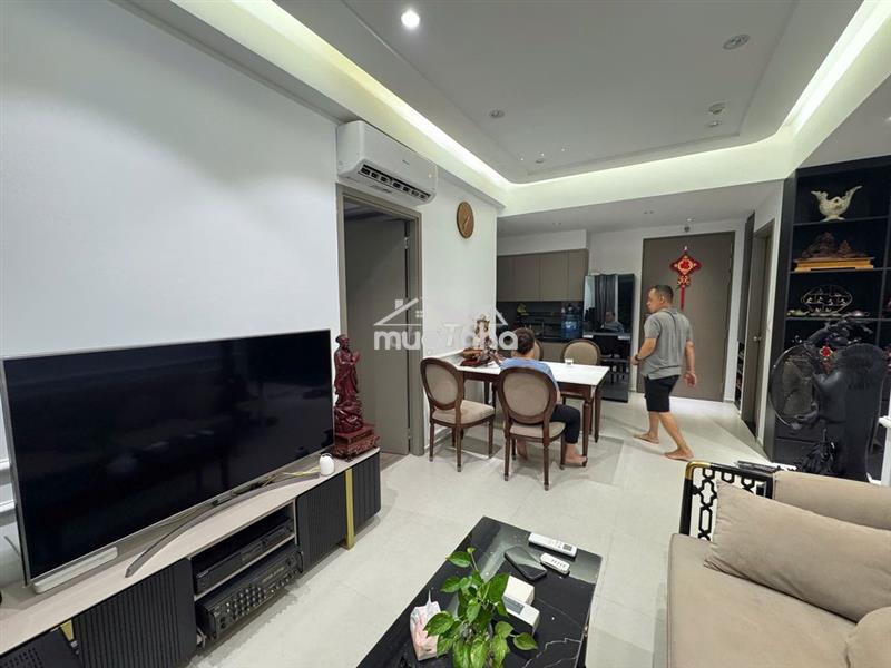Cho thuê căn 70 full nội thất có ban công - giá 12tr - tầng trung