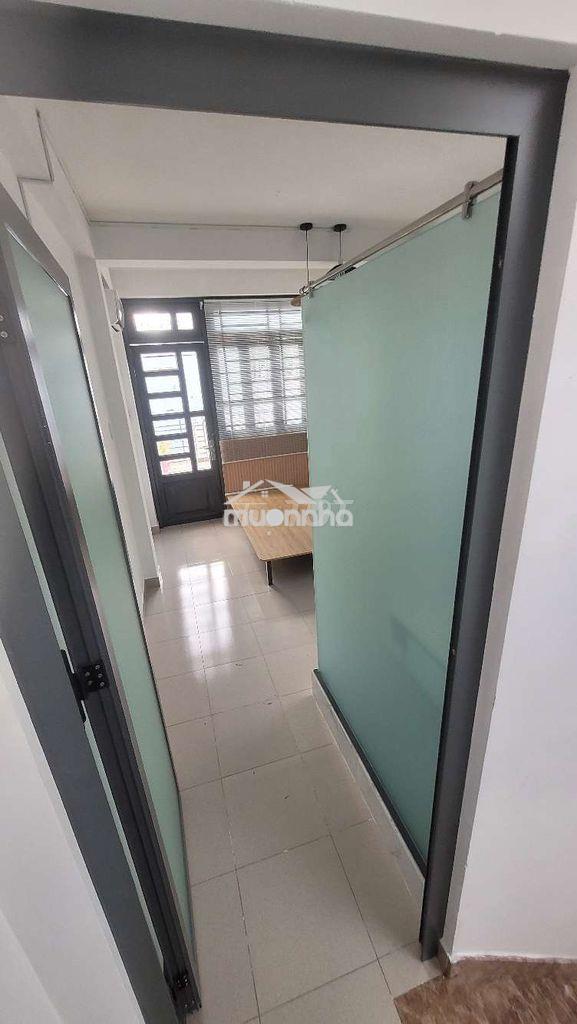 Cho thuê phòng có máy lạnh giá 4tr ngay đhluat q4 - Ảnh 2