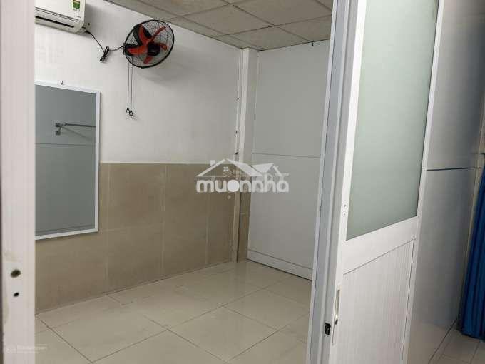 Cho thuê nhà trệt 5x15m 3 phòng 1 wc hẻm đường bến vân đồn - Ảnh 3