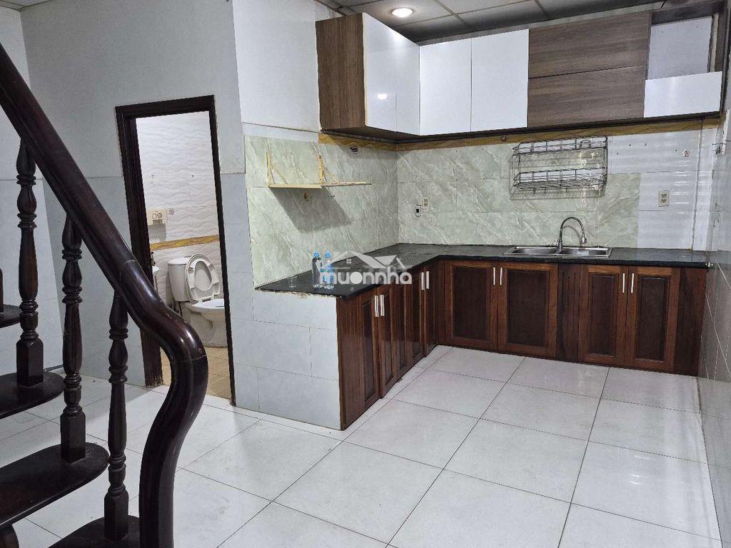 Nhà mặt tiền đường xe tải mua bán - Ảnh 2