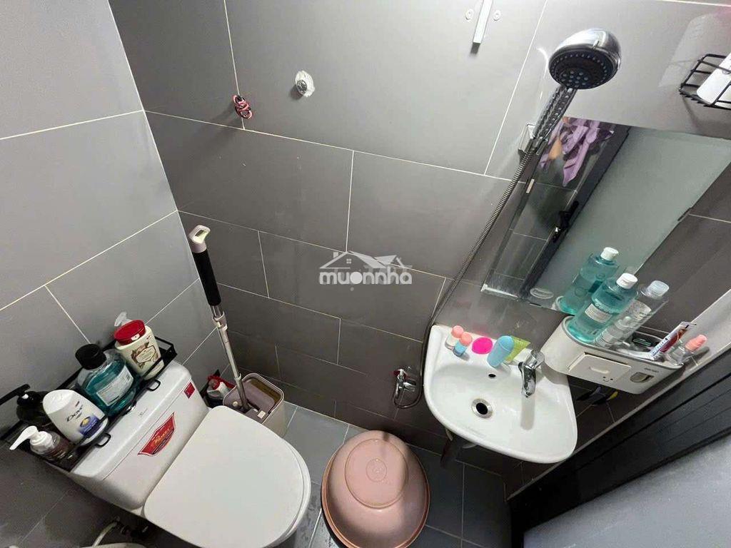 Phòng trọ q4 có gác có cửa sổ lớn khép kín - Ảnh 4