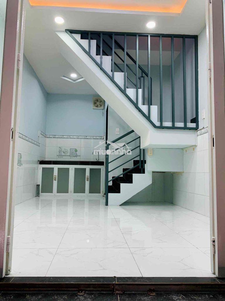 Tôi bán nhà 34 m2, 1 trệt. 1 lầu, 2 pn, tuyêt đẹp, quận 7