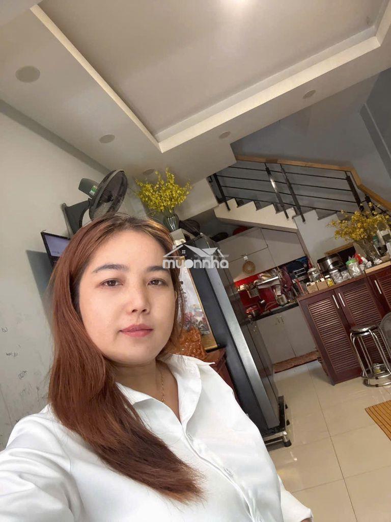 Bán nhà 3 tầng gần aeon mall tân phú, nhỉnh 4 tỷ, 4x8 sổ vuông h.c đủ - Ảnh 2