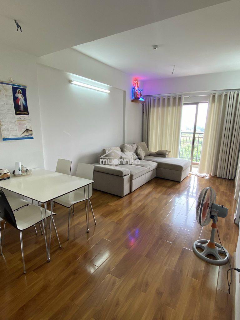 Bán 2pn i 2wc ban công ehome 3,block mới giá 2.75 tỷ sổ sẵn.