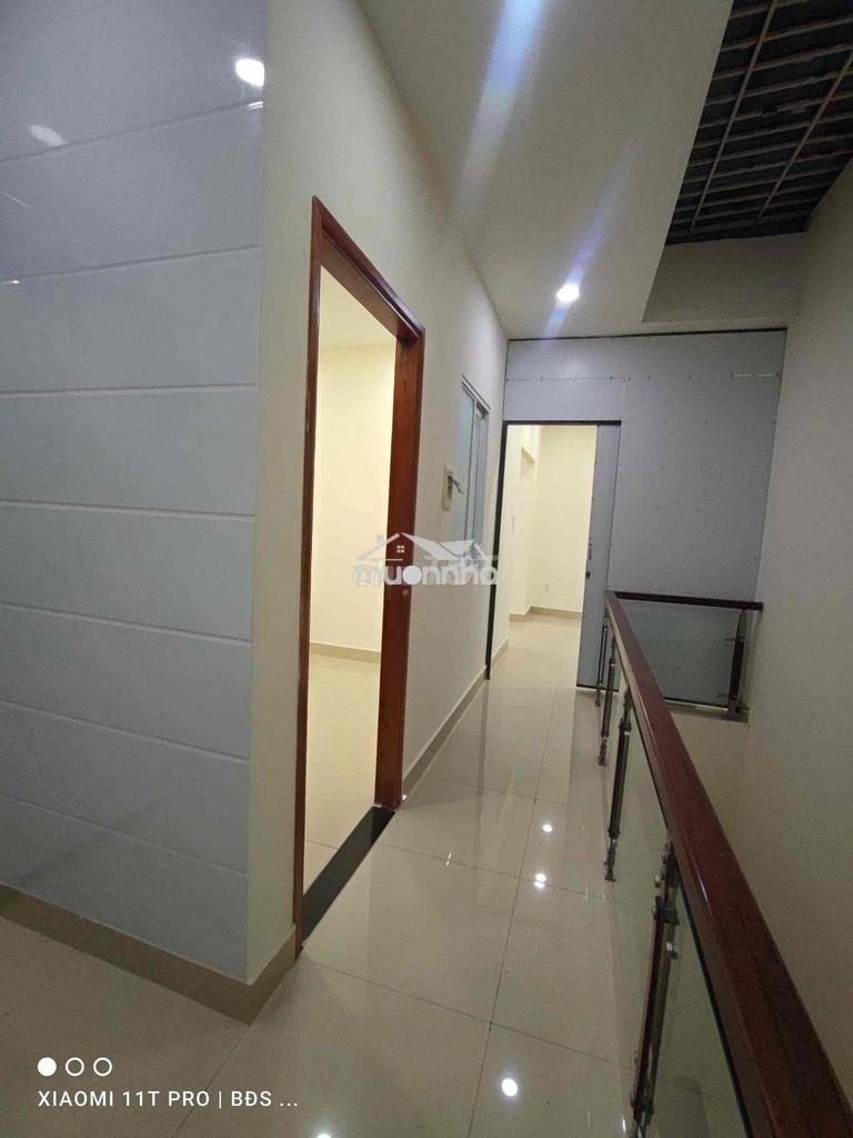 Nhà đẹp 3tầng 5pn 4wc ql13 hbp 14triệu - Ảnh 3