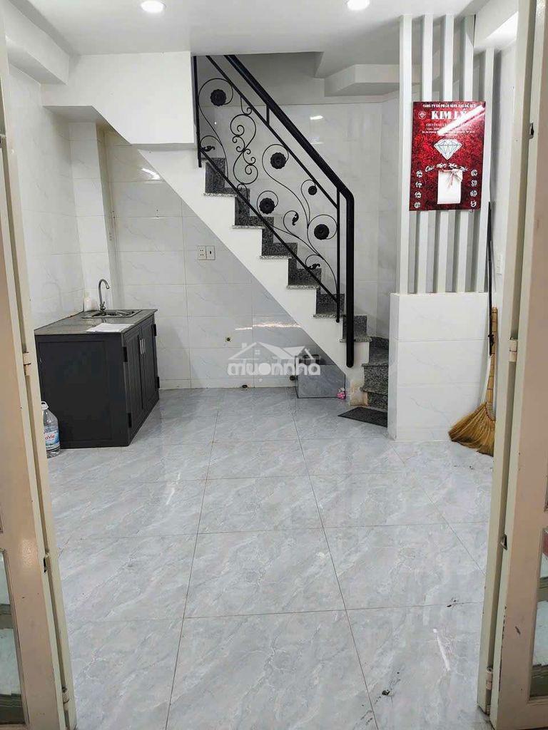 Bán nhà nguyên căn có sổ hồng giá rẻ 1 trệt 2 lầu