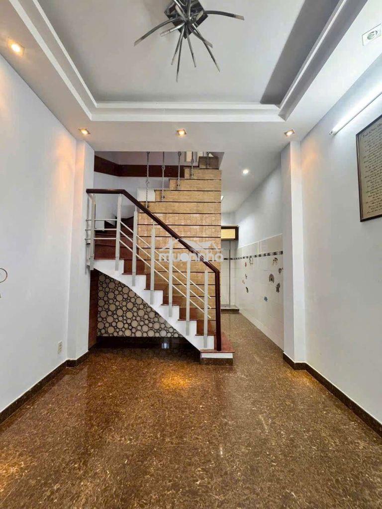 Chính chủ cho thuê lâu dài nhà 4 phòng ngủ.