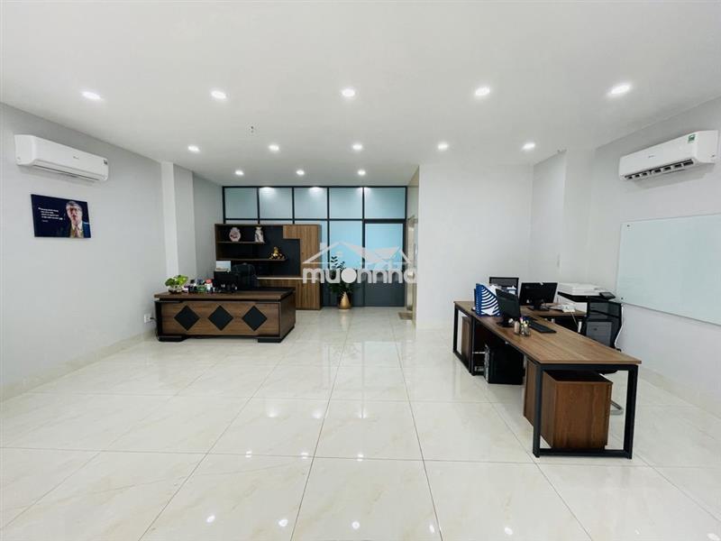 Cho thuê tầng trệt 7x20m - ngăn sẵn vách kính cường lực
