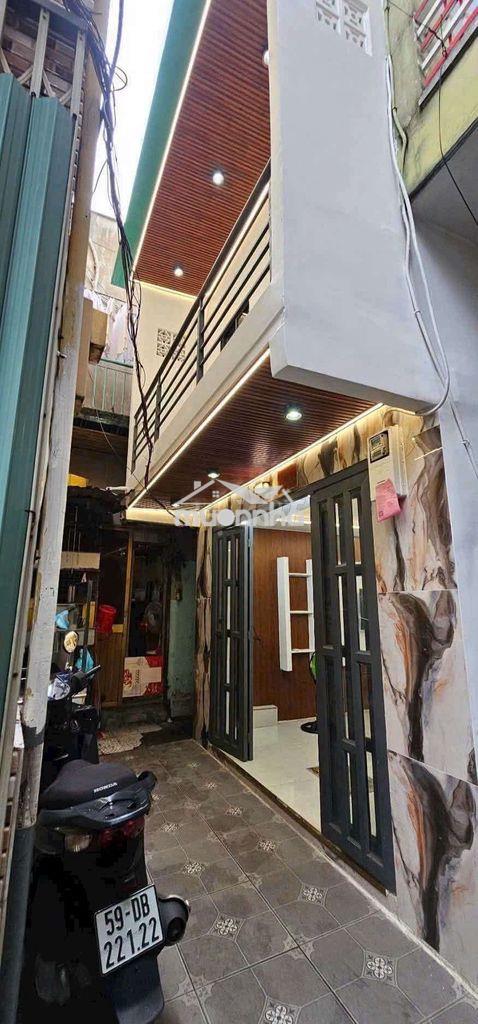 Dt: 3,7x8m nh 3,9m - nhà mới đẹp 2pn, 2wc - chỉ 3.75 tỷ bớt lộc