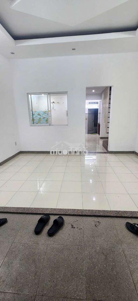 Cho thuê nhà thích quảng đức 4.7x10m, 2pn giá 12.5tr