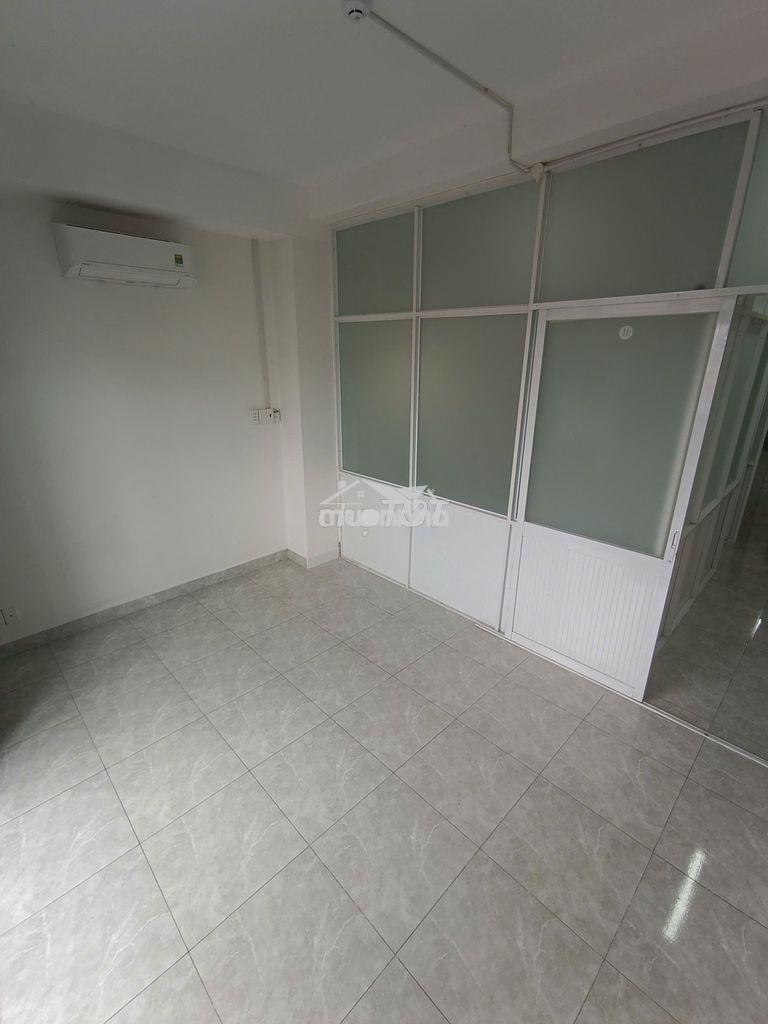 Văn phòng cho thuê mặt tiền đường cộng hòa đối diện sân bay gần etown - Ảnh 4
