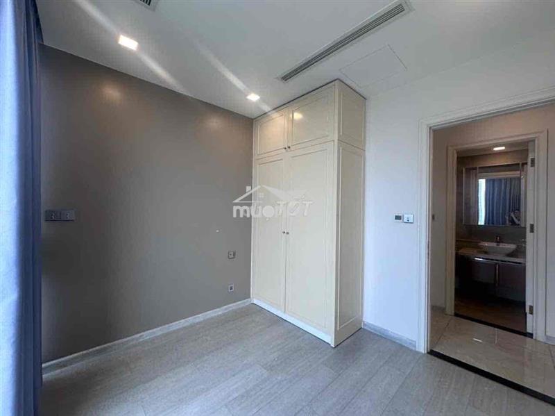 Cần người thuê lại căn hộ