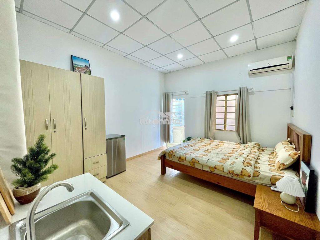 Ban công nội thất mới 100% ngay hoàng sa trường sa quận 3  - Ảnh 2