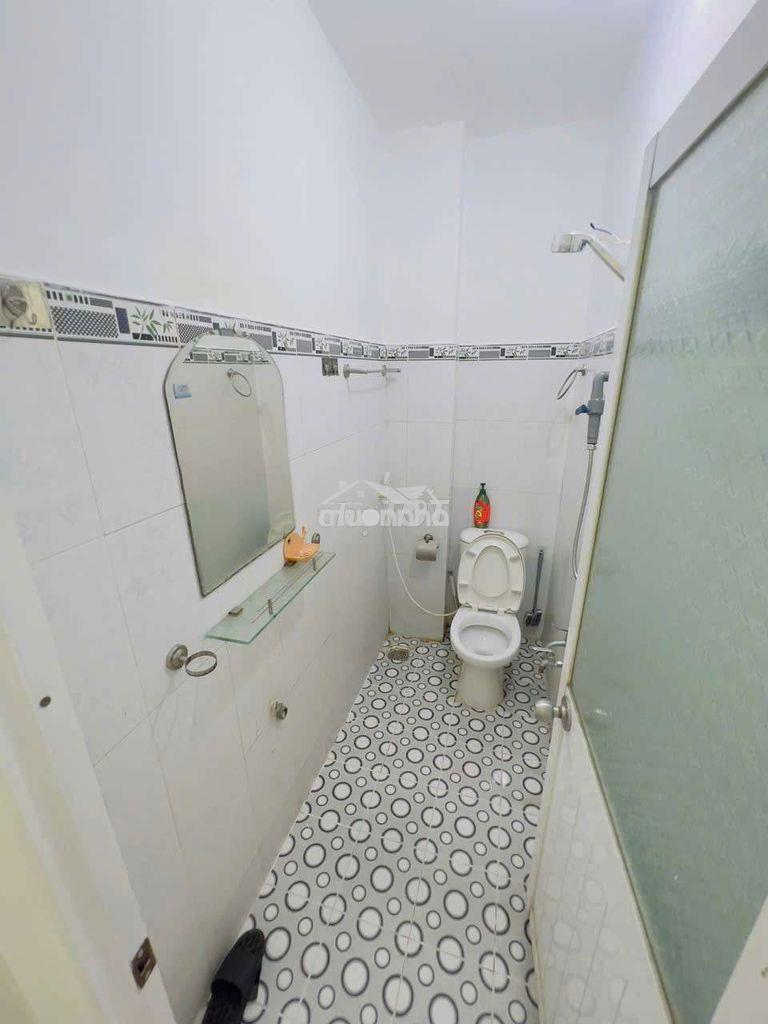 Cho thuê nhà mới sạch đẹp hẻm xe hơi thống nhất gò vấp 3.8x12m đúc lầu - Ảnh 2