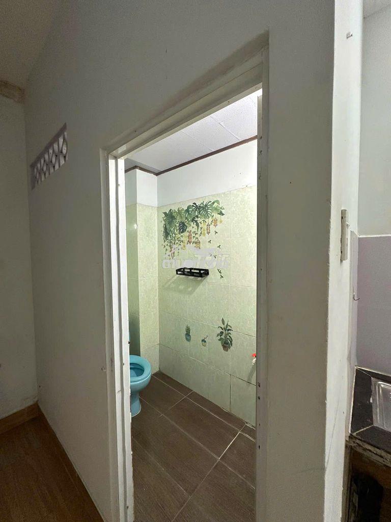 Cho thuê nhà hẻm rộng 4m. 7a thành thái, p14, q10. 3m x 13m - Ảnh 4